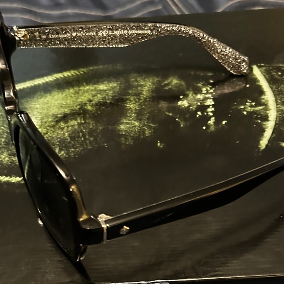 Kate Spade Sunglasses w/ case - Picture 2 of 6